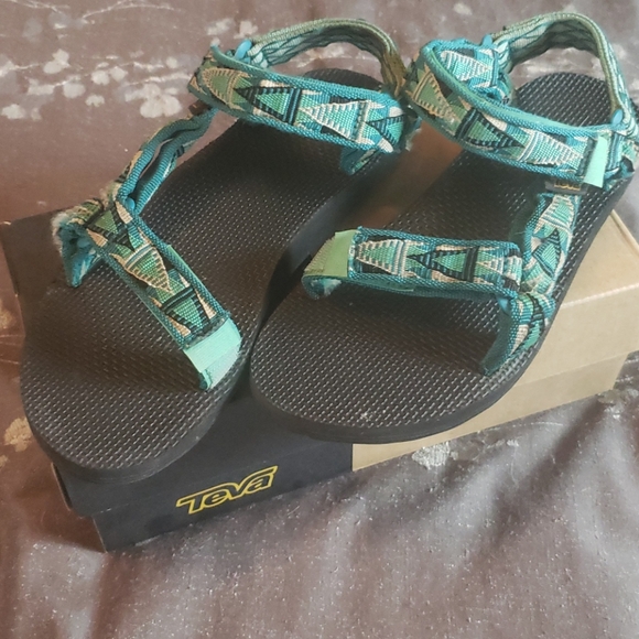 teva teal sandals